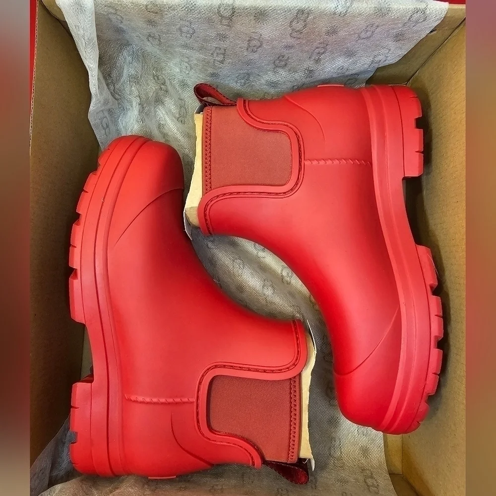 New Ugg red rainboots women size